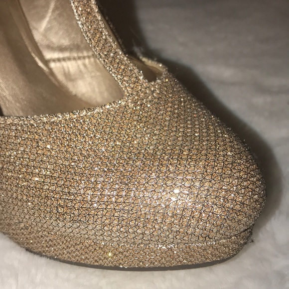 Call It Spring Gold Heels - Picture 4 of 5